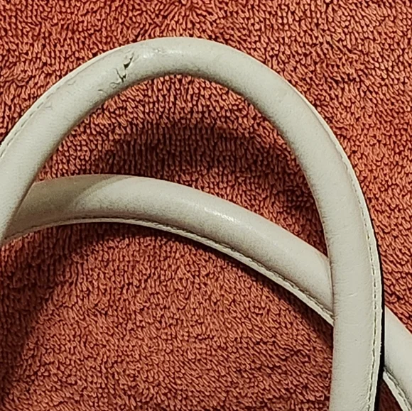 A Coach Hamptons satchel  serial number B0751-F08AD5 - Picture 11 of 15